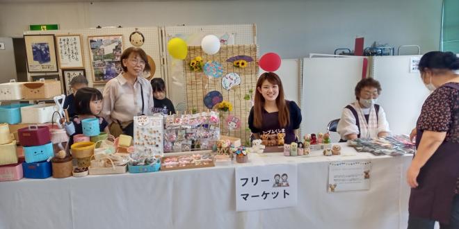 フリーマーケット可愛い小物がいっぱい