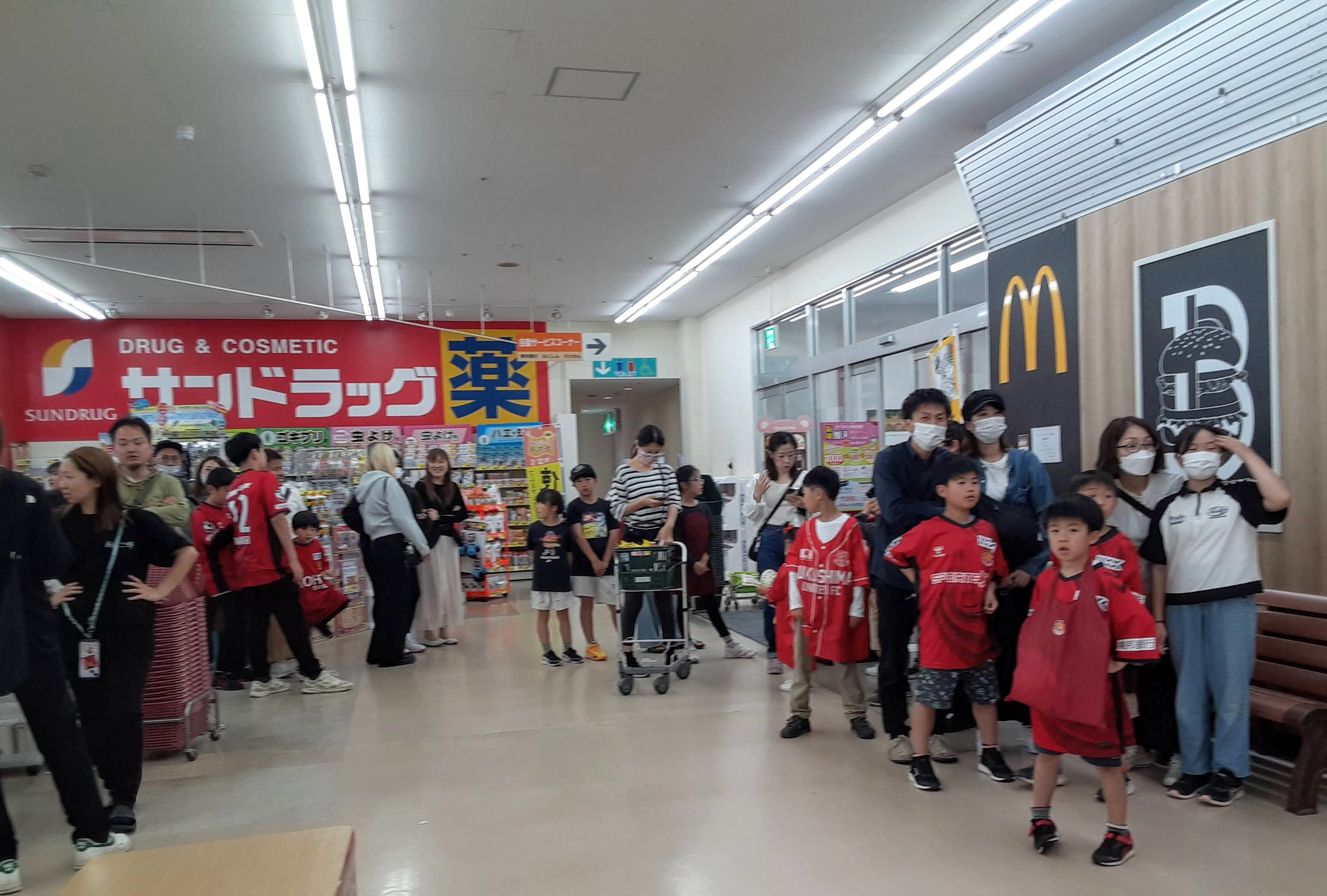 開始前から店内は大にぎわいい！