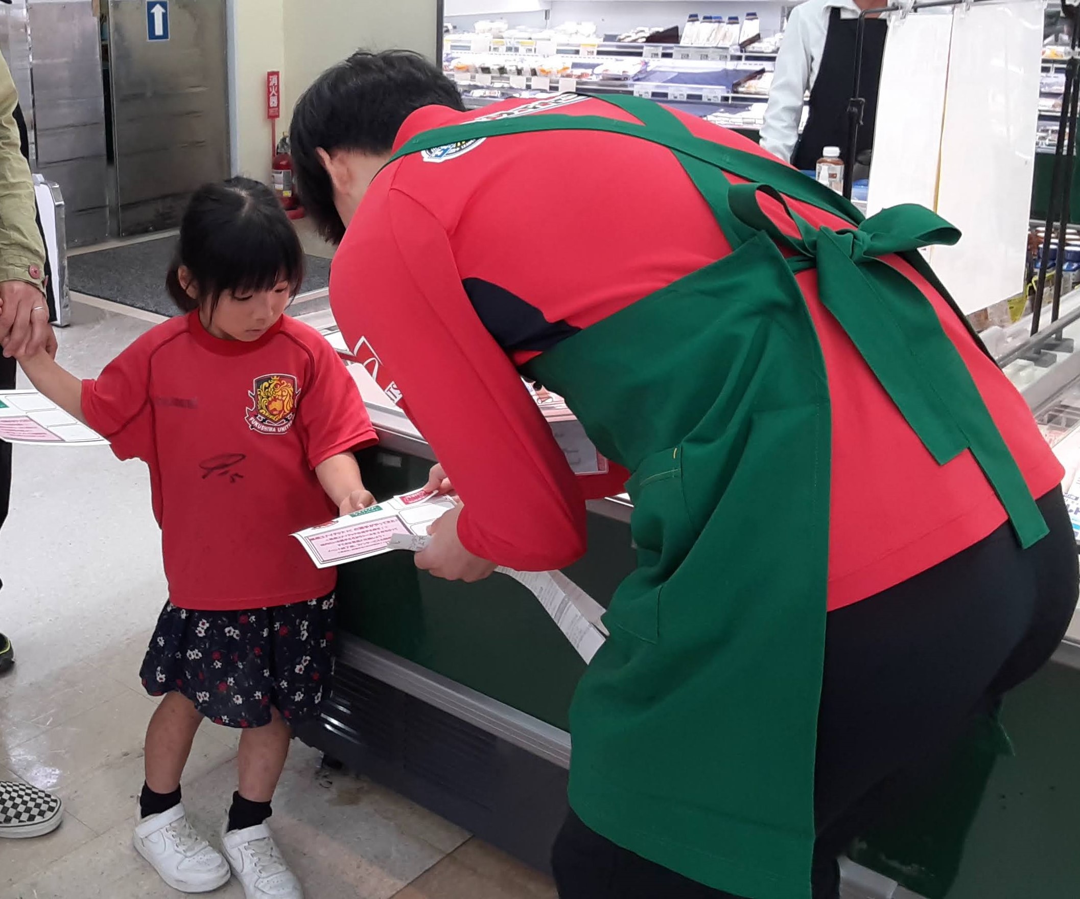売り場をまわってシールをもらいました