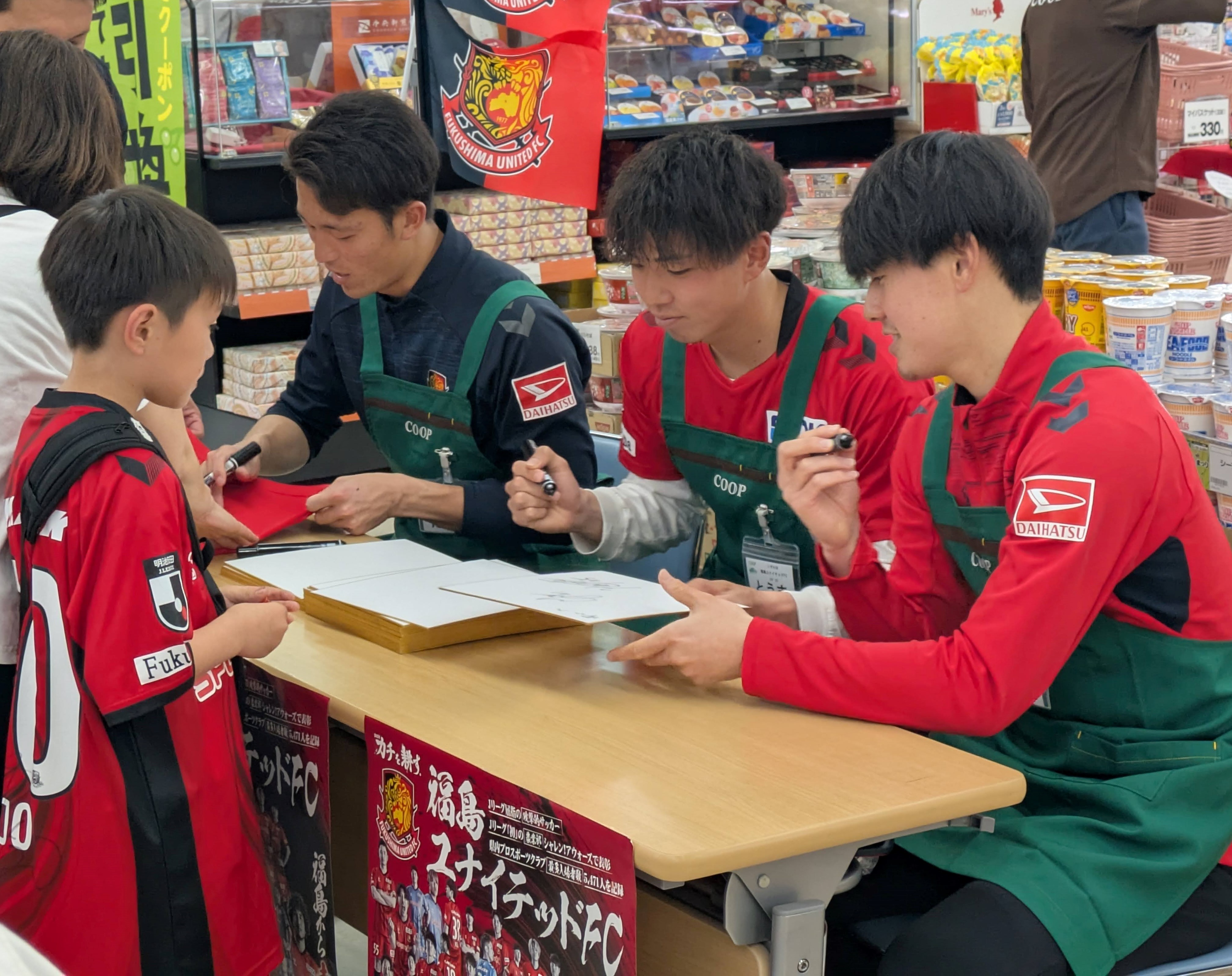 子どもたちも大喜びのファンサービス♪