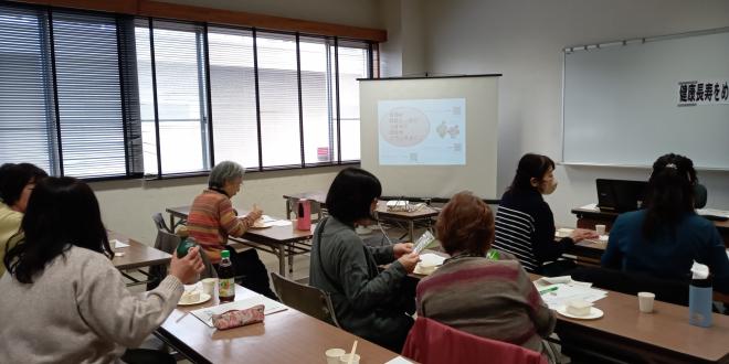 古今東北の豆腐を、展示していた調味料で試食　