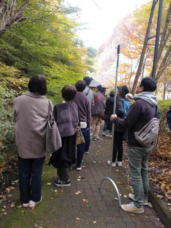 安全確保の刺股を携えて